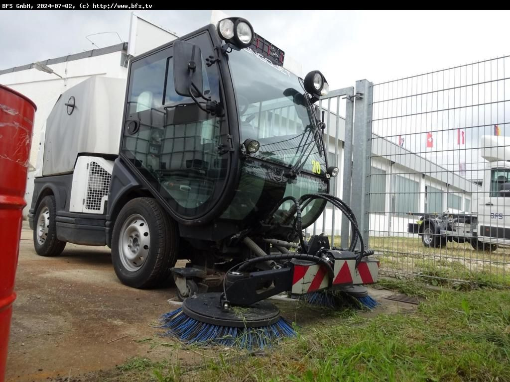 JungoJet 3500 Gehwegtauglich - Xe quét đường: hình 1 JungoJet 3500 Gehwegtauglich - Xe quét đường: hình 1