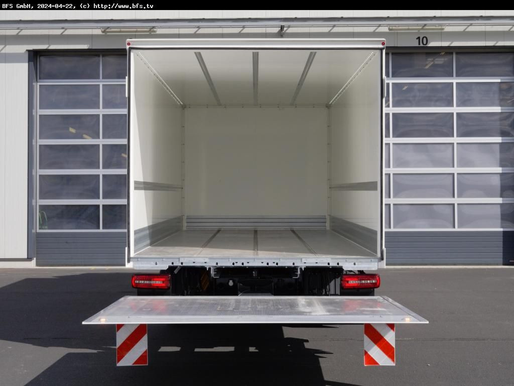 MAN TGL (TG3) 12.220 4x2 BL CH - Xe tải hộp: hình 3 MAN TGL (TG3) 12.220 4x2 BL CH - Xe tải hộp: hình 3