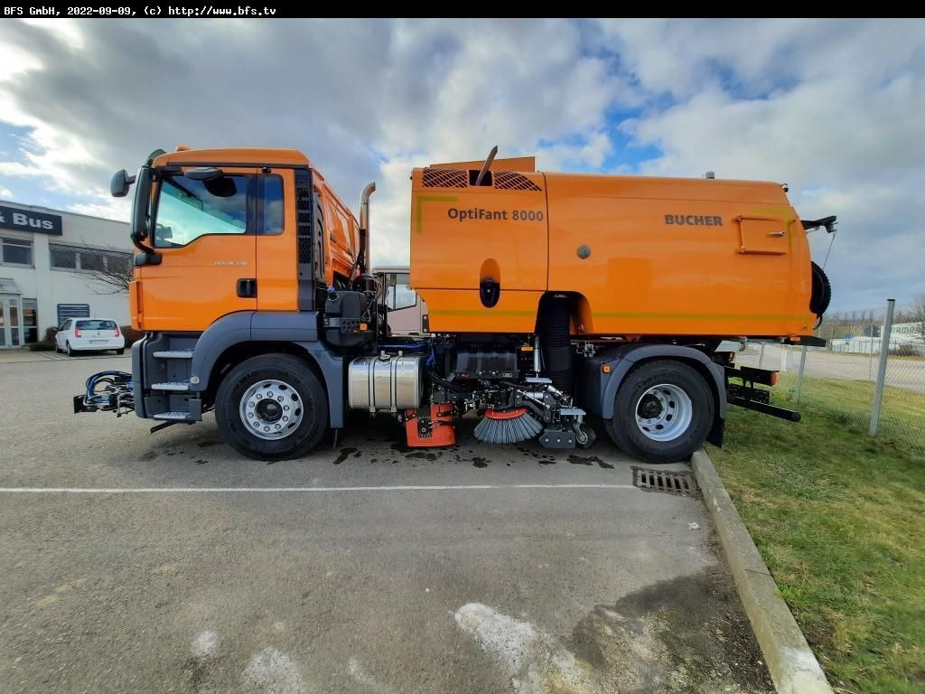 MAN TGS 18.420 4X2 BL Bucher OF 8000 TWIN beidseitig - Xe quét đường: hình 2 MAN TGS 18.420 4X2 BL Bucher OF 8000 TWIN beidseitig - Xe quét đường: hình 2