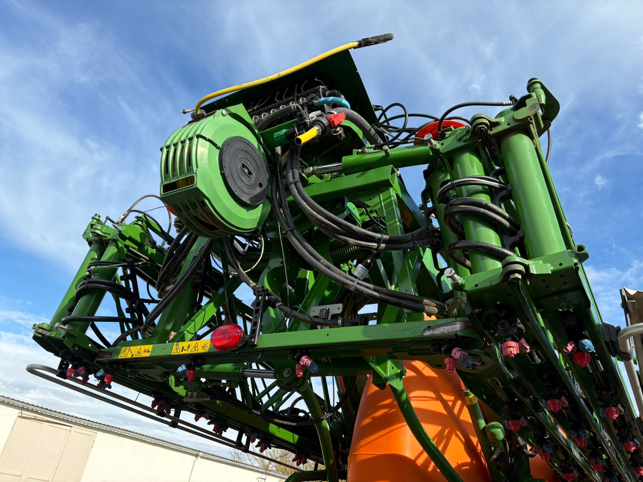 AMAZONE UX 6200 36m GPS - Máy xịt kéo: hình 3 AMAZONE UX 6200 36m GPS - Máy xịt kéo: hình 3