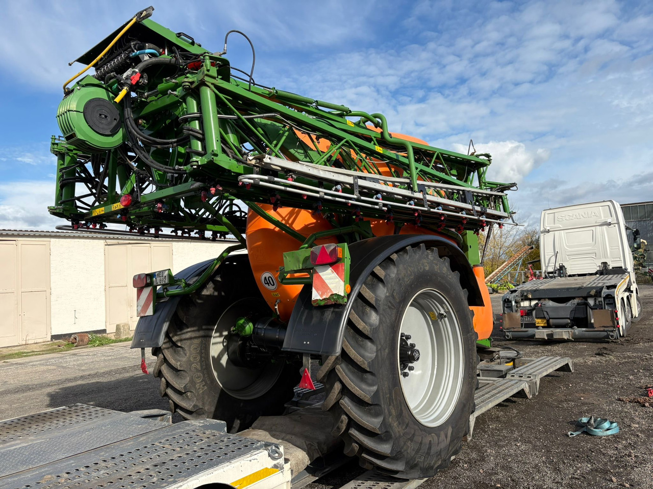 AMAZONE UX 6200 36m GPS - Máy xịt kéo: hình 5 AMAZONE UX 6200 36m GPS - Máy xịt kéo: hình 5