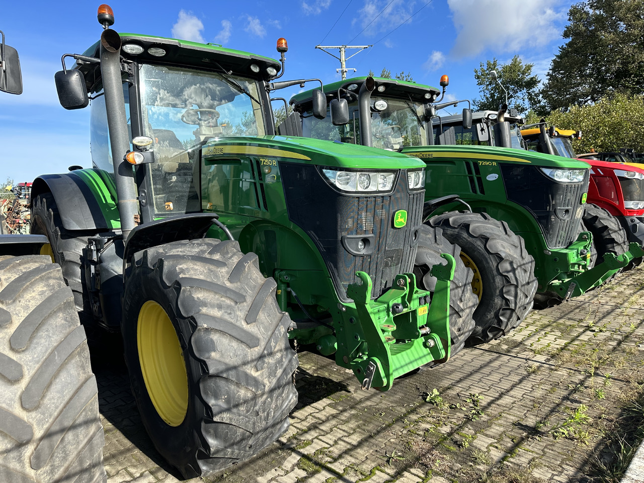 John Deere 7290R AutoPower 55 km/h ABS 310 PS GPS - Máy cày: hình 3 John Deere 7290R AutoPower 55 km/h ABS 310 PS GPS - Máy cày: hình 3