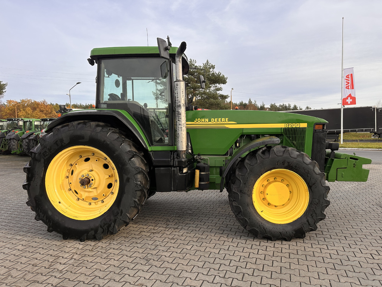 John Deere 8200 PowerShift 8.1 - Máy cày: hình 3 John Deere 8200 PowerShift 8.1 - Máy cày: hình 3