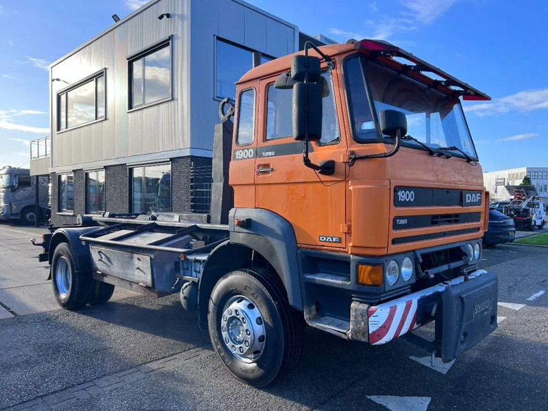 DAF 1900 TURBO 4X4 HOOKLIFT - Xe tải nâng móc: hình 3 DAF 1900 TURBO 4X4 HOOKLIFT - Xe tải nâng móc: hình 3