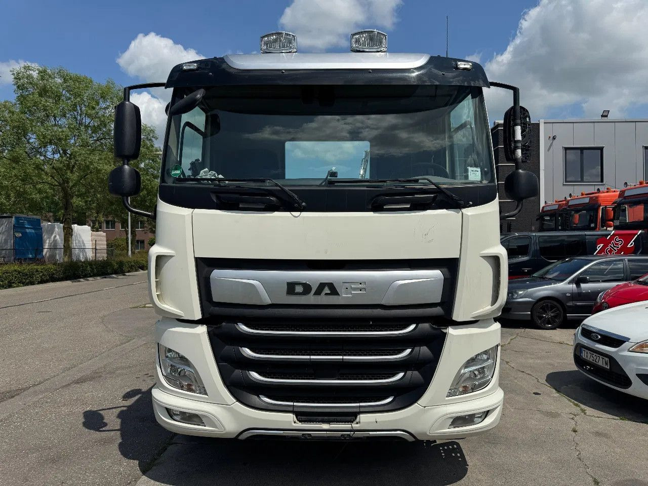 DAF CF 450 6X2 - EURO 6 + LIFT/STEERING AXLE - Xe tải khung gầm: hình 2 DAF CF 450 6X2 - EURO 6 + LIFT/STEERING AXLE - Xe tải khung gầm: hình 2