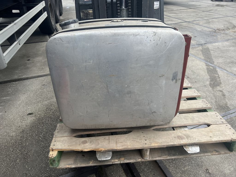 Diversen Hydrauliek tank l 70 b 45 h 62 met steunen - Thủy lực cho Xe tải: hình 3 Diversen Hydrauliek tank l 70 b 45 h 62 met steunen - Thủy lực cho Xe tải: hình 3