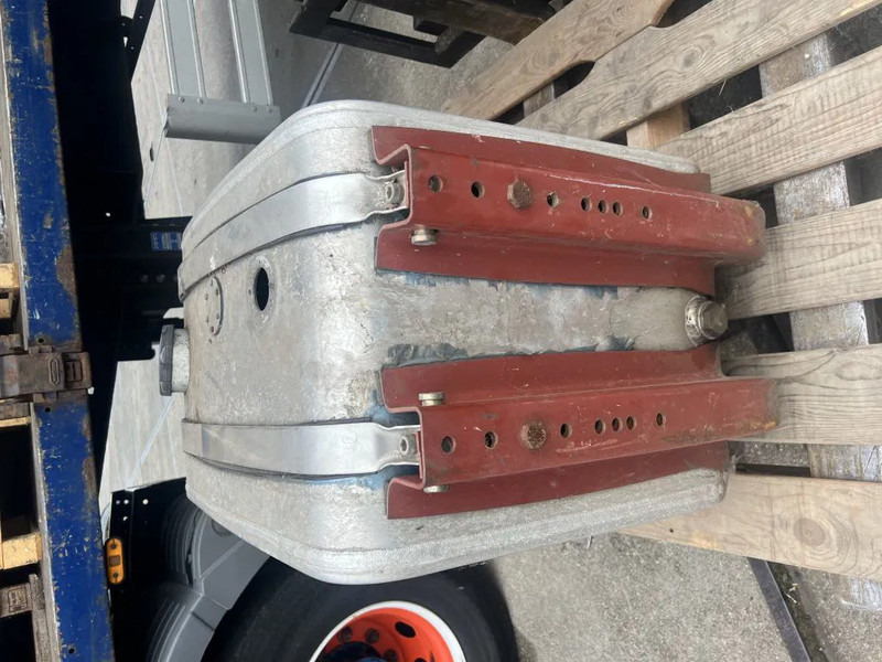 Diversen Hydrauliek tank l 70 b 45 h 62 met steunen - Thủy lực cho Xe tải: hình 1 Diversen Hydrauliek tank l 70 b 45 h 62 met steunen - Thủy lực cho Xe tải: hình 1