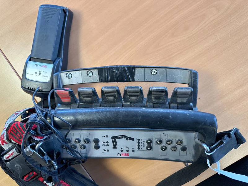 Fruehauf MET HIAB 122E-3 REMOTE CONTROLE, 2014 - Sơ mi rơ moóc thùng lửng/ Phẳng: hình 4 Fruehauf MET HIAB 122E-3 REMOTE CONTROLE, 2014 - Sơ mi rơ moóc thùng lửng/ Phẳng: hình 4