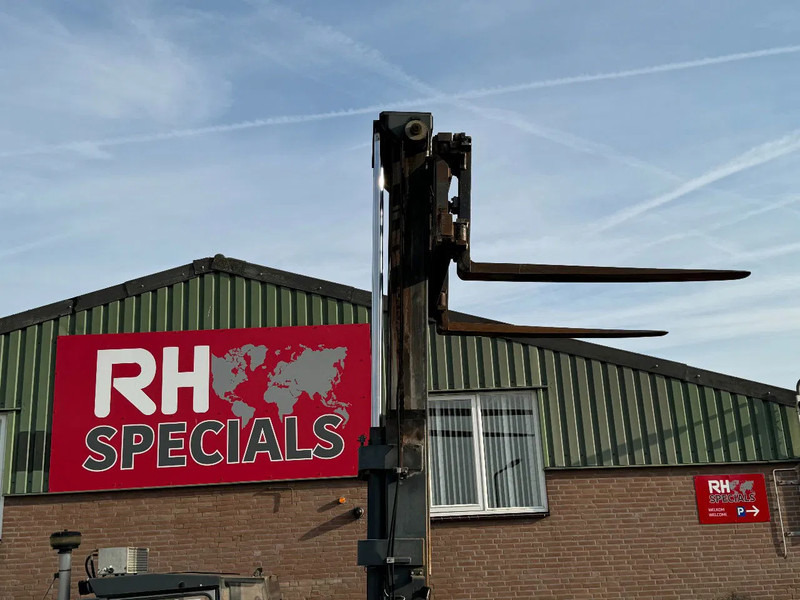 Kalmar M334 DCD 160-12 M334 DCD 160-12 - Xe nâng diesel: hình 3 Kalmar M334 DCD 160-12 M334 DCD 160-12 - Xe nâng diesel: hình 3