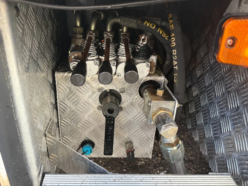 Xe tải kéo MAN TGA 18.430 4X2 + 3x WINCH + TACK 2 AXLE - YEAR 2007: hình 14 Xe tải kéo MAN TGA 18.430 4X2 + 3x WINCH + TACK 2 AXLE - YEAR 2007: hình 14