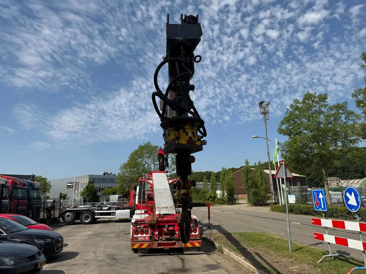 MAN TGS 35.480 8X4 HMF 2420 K5 + HMF ABLE + REMOTE C - Xe tải nâng móc, Xe cẩu tự hành: hình 5 MAN TGS 35.480 8X4 HMF 2420 K5 + HMF ABLE + REMOTE C - Xe tải nâng móc, Xe cẩu tự hành: hình 5