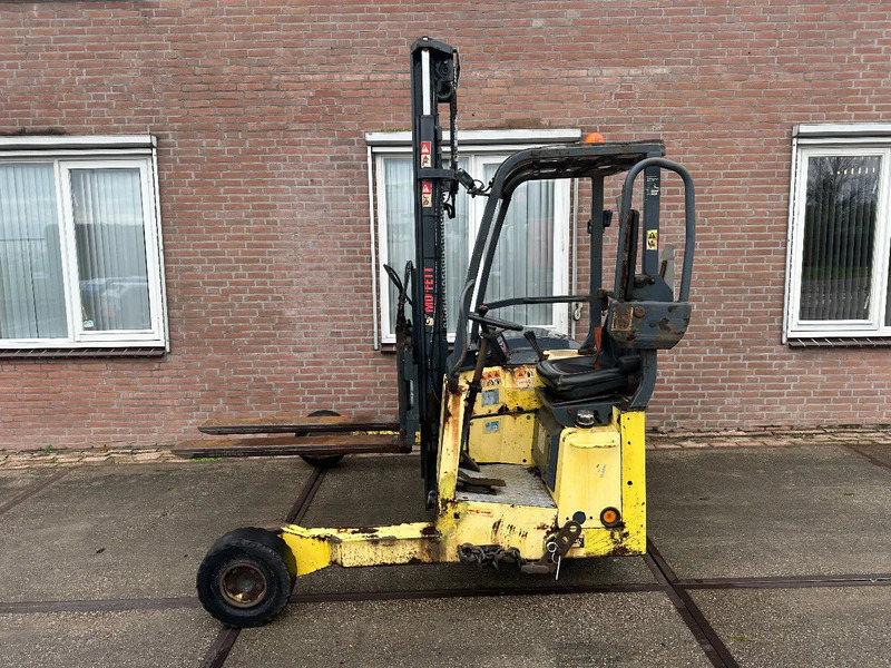 Moffett M4 25.3 2,5 TON SIDESHIFT DIESEL MEENEEMHEFTRUCK - Xe nâng gắn tải: hình 3 Moffett M4 25.3 2,5 TON SIDESHIFT DIESEL MEENEEMHEFTRUCK - Xe nâng gắn tải: hình 3