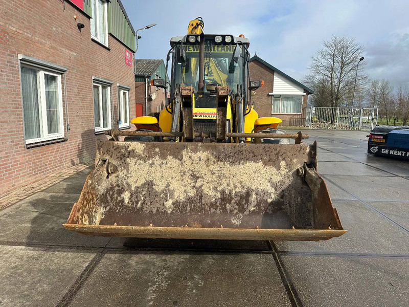New Holland LB115B, CE, 240 MM MULTI PURPOSE LOADER BUCKET, 800 MM BACHOE DIGGING BUCKET, FLIP OVER FORKS, AIR CONDITIONER - Máy xúc trước múc sau: hình 4 New Holland LB115B, CE, 240 MM MULTI PURPOSE LOADER BUCKET, 800 MM BACHOE DIGGING BUCKET, FLIP OVER FORKS, AIR CONDITIONER - Máy xúc trước múc sau: hình 4