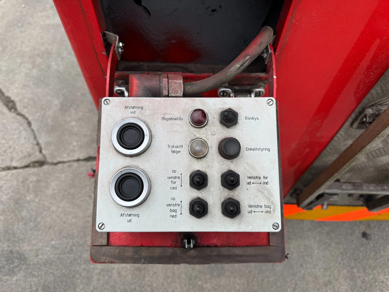 Xe tải cứu hỏa Scania P82 4X2 - FIRE TRUCK - 30M LIFT: hình 12 Xe tải cứu hỏa Scania P82 4X2 - FIRE TRUCK - 30M LIFT: hình 12