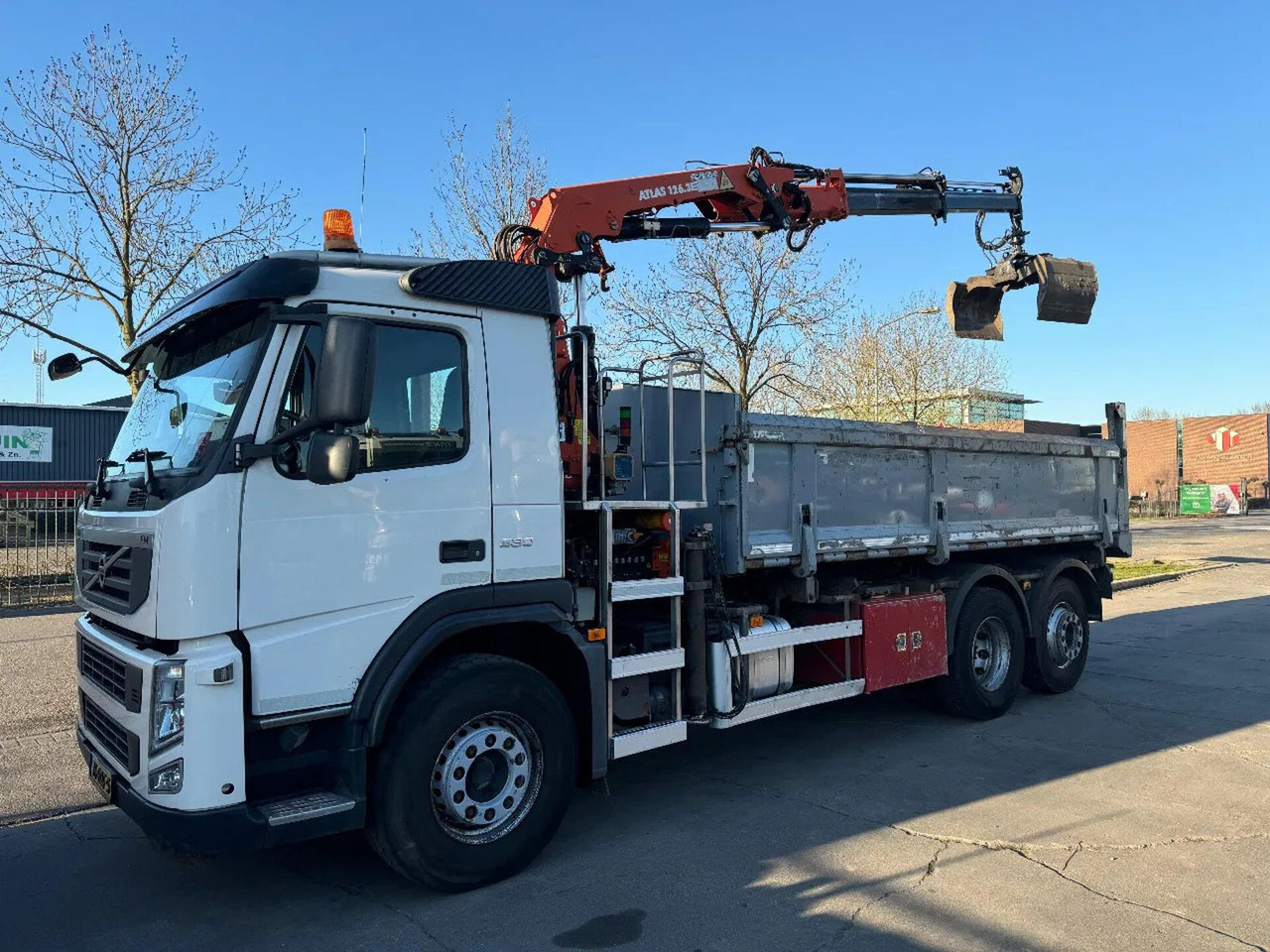 Volvo FM 330 6X2 - EURO 5 + ATLAS 126.3E A2 + REMOTE + - Xe ben, Xe cẩu tự hành: hình 2 Volvo FM 330 6X2 - EURO 5 + ATLAS 126.3E A2 + REMOTE + - Xe ben, Xe cẩu tự hành: hình 2