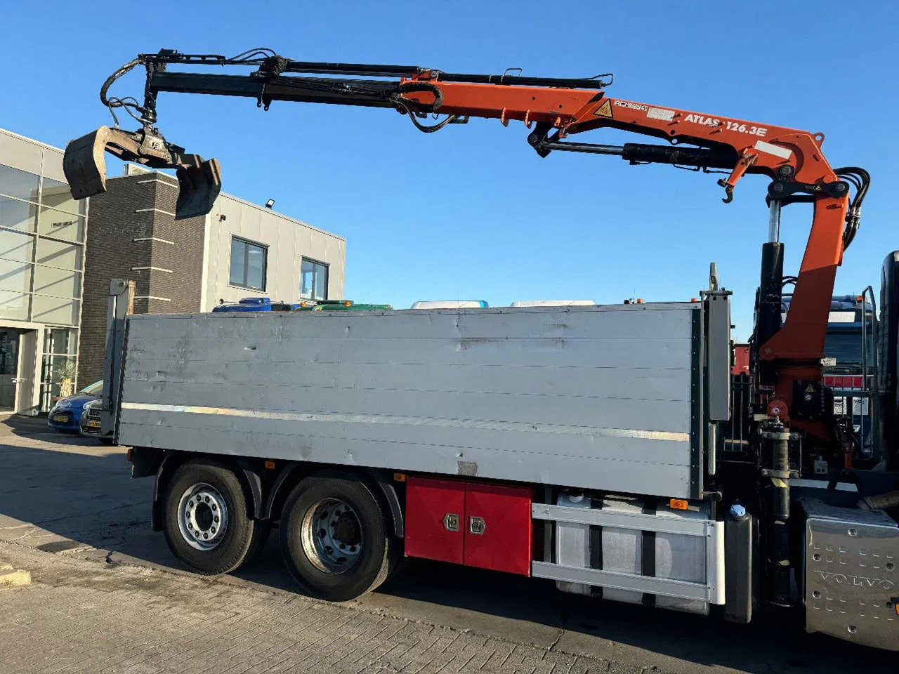 Volvo FM 330 6X2 - EURO 5 + ATLAS 126.3E A2 + REMOTE + - Xe cẩu tự hành: hình 3 Volvo FM 330 6X2 - EURO 5 + ATLAS 126.3E A2 + REMOTE + - Xe cẩu tự hành: hình 3