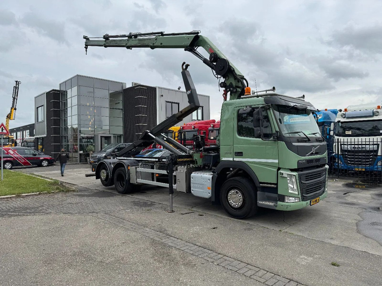 Volvo FM 370 6X2 VDL 21T HOOK + HIAB 211 + REMOTE CONT - Xe tải nâng móc, Xe cẩu tự hành: hình 3 Volvo FM 370 6X2 VDL 21T HOOK + HIAB 211 + REMOTE CONT - Xe tải nâng móc, Xe cẩu tự hành: hình 3