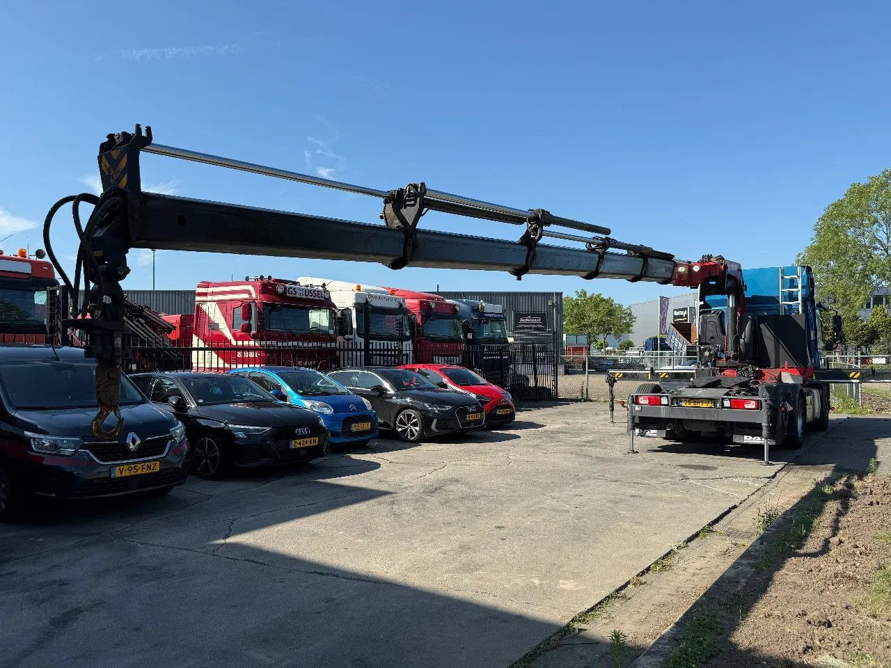 DAF CF 440 6X2 EURO 6 + HMF 3220-K5 REMOTE 5E & 6E F - Xe đầu kéo: hình 4 DAF CF 440 6X2 EURO 6 + HMF 3220-K5 REMOTE 5E & 6E F - Xe đầu kéo: hình 4