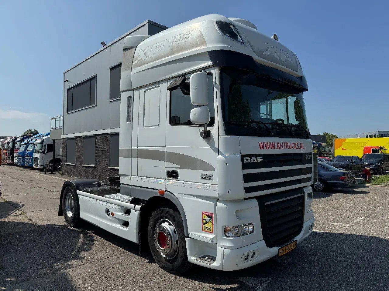 DAF XF 105.510 4X2 SKIRTS ADR RETARDER STANDKLIMA - Xe đầu kéo: hình 3 DAF XF 105.510 4X2 SKIRTS ADR RETARDER STANDKLIMA - Xe đầu kéo: hình 3