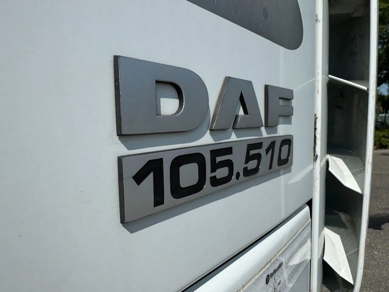 DAF XF 105.510 4X2 SKIRTS ADR RETARDER STANDKLIMA - Xe đầu kéo: hình 5 DAF XF 105.510 4X2 SKIRTS ADR RETARDER STANDKLIMA - Xe đầu kéo: hình 5