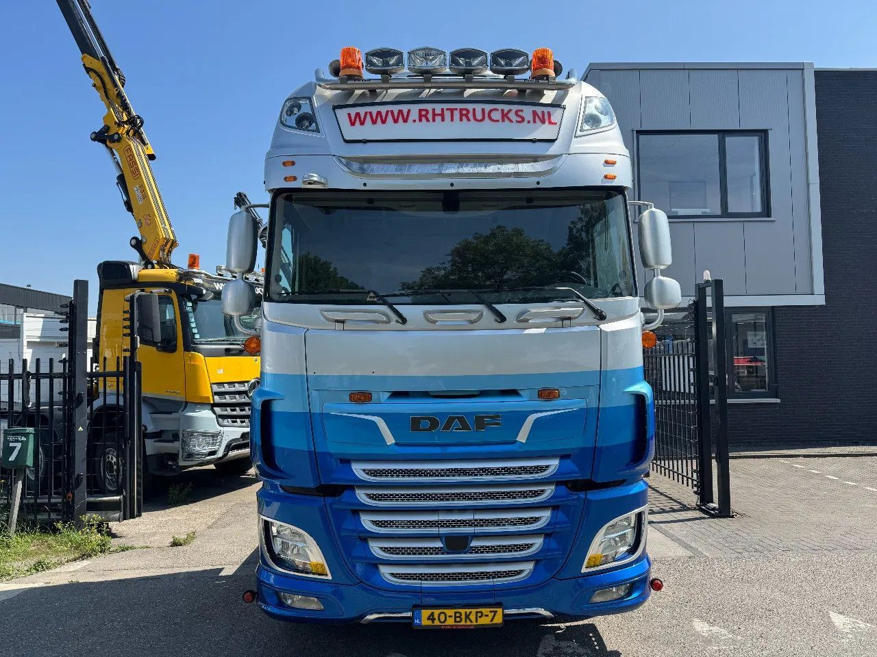 DAF XF 480 4X2 EURO 6 SKIRTS STANDKLIMA HYDRAULIC - Xe đầu kéo: hình 3 DAF XF 480 4X2 EURO 6 SKIRTS STANDKLIMA HYDRAULIC - Xe đầu kéo: hình 3