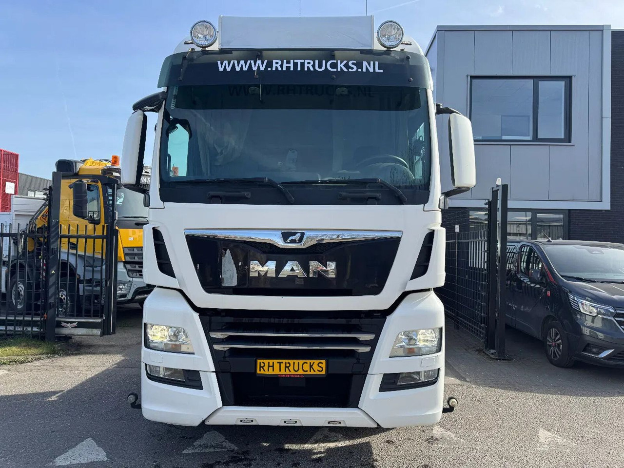 MAN TGX 26.500 6X2 - EURO 6 + LIFTING AXLE - Xe đầu kéo: hình 2 MAN TGX 26.500 6X2 - EURO 6 + LIFTING AXLE - Xe đầu kéo: hình 2
