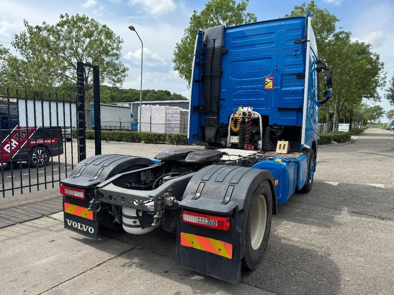 Volvo FH 420 4X2 EURO 6 SPOILERS - Xe đầu kéo: hình 5 Volvo FH 420 4X2 EURO 6 SPOILERS - Xe đầu kéo: hình 5