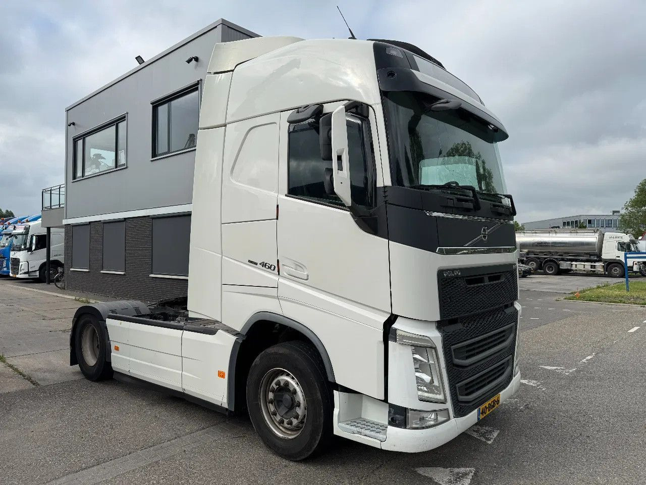 Volvo FH 460 4X2 EURO 6 SKIRTS SPOILERS HYDRAULIC - Xe đầu kéo: hình 3 Volvo FH 460 4X2 EURO 6 SKIRTS SPOILERS HYDRAULIC - Xe đầu kéo: hình 3