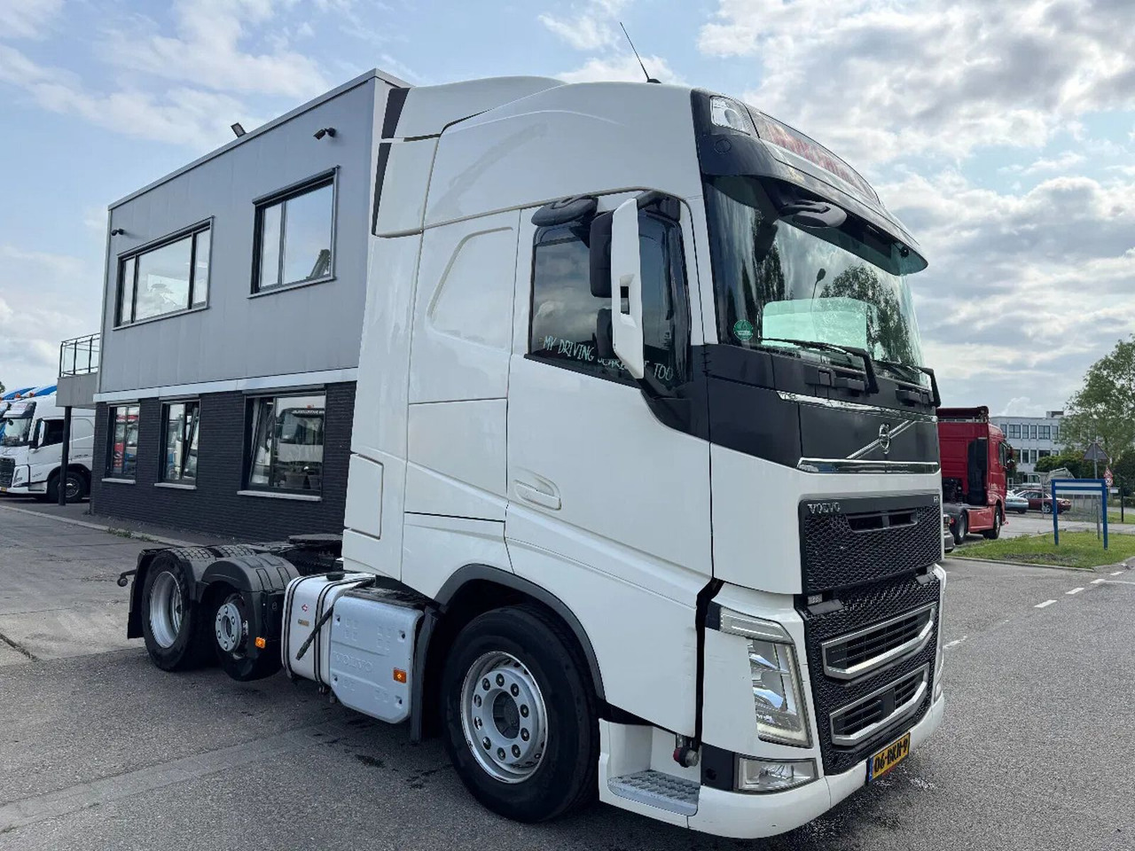 Volvo FH 460 6X2 - EURO 6 + KIPPER HYDR. + LIFTING AXL - Xe đầu kéo: hình 3 Volvo FH 460 6X2 - EURO 6 + KIPPER HYDR. + LIFTING AXL - Xe đầu kéo: hình 3