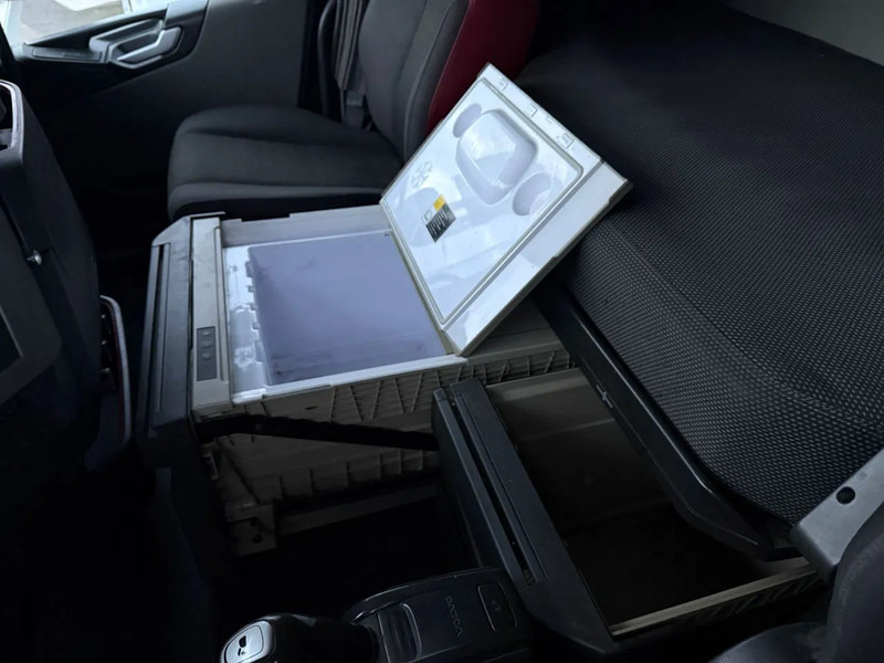 Xe đầu kéo Volvo FH 500 4X2 EURO 6 SKIRTS PARK COOL: hình 12