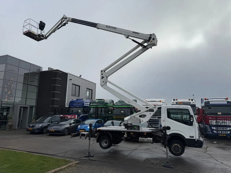 Nissan Cabstar 35.12 + ISOLI 21 METER AERIAL PLATFORM - Xe tải nhỏ: hình 4 Nissan Cabstar 35.12 + ISOLI 21 METER AERIAL PLATFORM - Xe tải nhỏ: hình 4