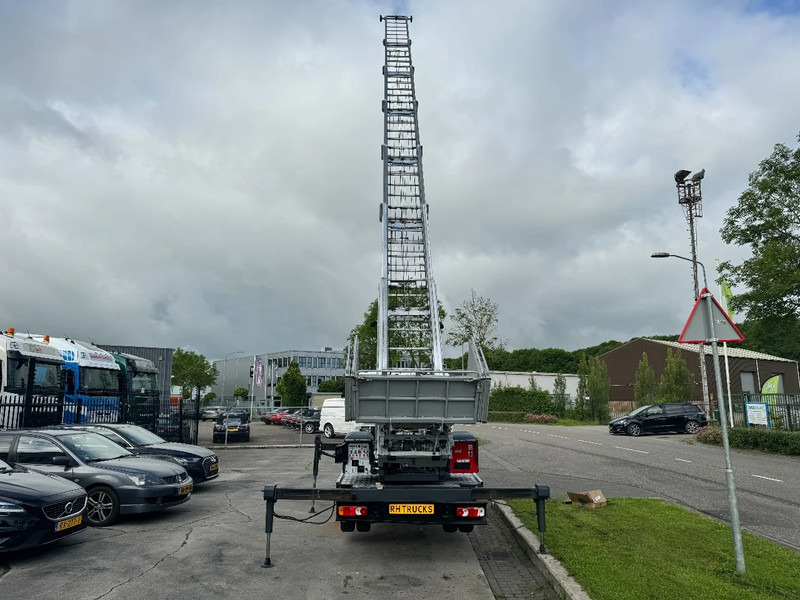 Nissan Cabstar 35.13 EURO 6 + LIFT 25 METER + REMOTE CONTROL - Xe tải nhỏ: hình 4 Nissan Cabstar 35.13 EURO 6 + LIFT 25 METER + REMOTE CONTROL - Xe tải nhỏ: hình 4