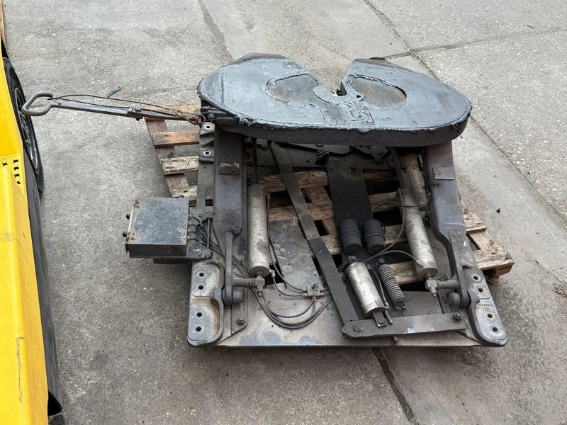 Jost HEFSCHOTEL / LIFTING DISH - Khớp nối bánh xe thứ năm cho Xe tải: hình 2 Jost HEFSCHOTEL / LIFTING DISH - Khớp nối bánh xe thứ năm cho Xe tải: hình 2