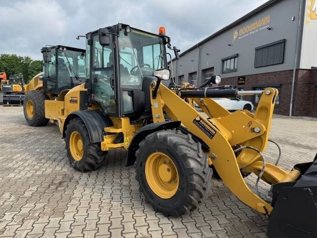 CAT 908 - Máy xúc lật bánh lốp: hình 5 CAT 908 - Máy xúc lật bánh lốp: hình 5