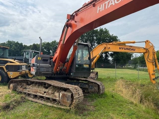 HITACHI ZX 210LC - Máy xúc bánh xích: hình 3 HITACHI ZX 210LC - Máy xúc bánh xích: hình 3