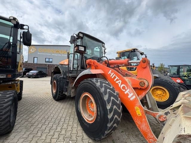 Hitachi ZW 180 - Máy xúc lật bánh lốp: hình 4 Hitachi ZW 180 - Máy xúc lật bánh lốp: hình 4