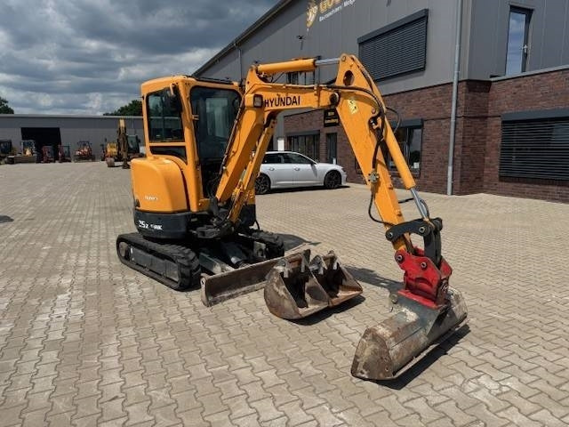 Hyundai R25Z-9 AK - Máy xúc mini: hình 3 Hyundai R25Z-9 AK - Máy xúc mini: hình 3