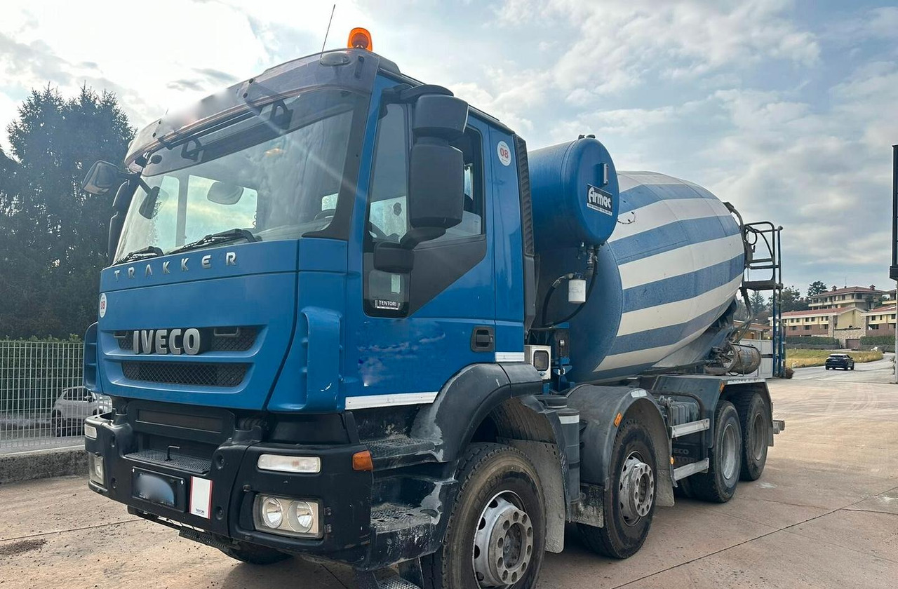Autobetoniera Iveco Trakker 450 euro 5 - Xe trộn bê tông: hình 2 Autobetoniera Iveco Trakker 450 euro 5 - Xe trộn bê tông: hình 2