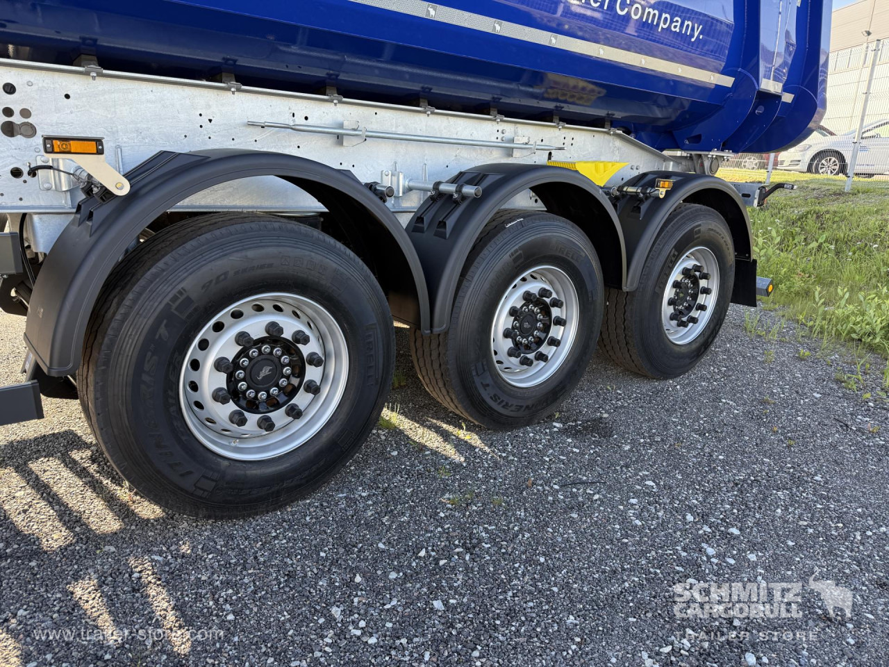 SCHMITZ Tipper Steel half pipe body 24m³ - Sơ mi rơ moóc ben: hình 2 SCHMITZ Tipper Steel half pipe body 24m³ - Sơ mi rơ moóc ben: hình 2