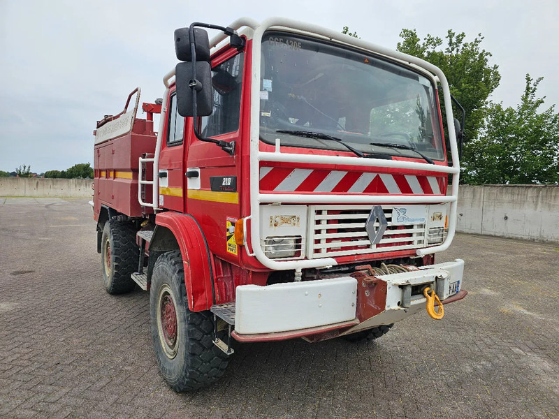 Renault M210 4x4 - Arbois 3500L - Xe tải cứu hỏa: hình 3 Renault M210 4x4 - Arbois 3500L - Xe tải cứu hỏa: hình 3