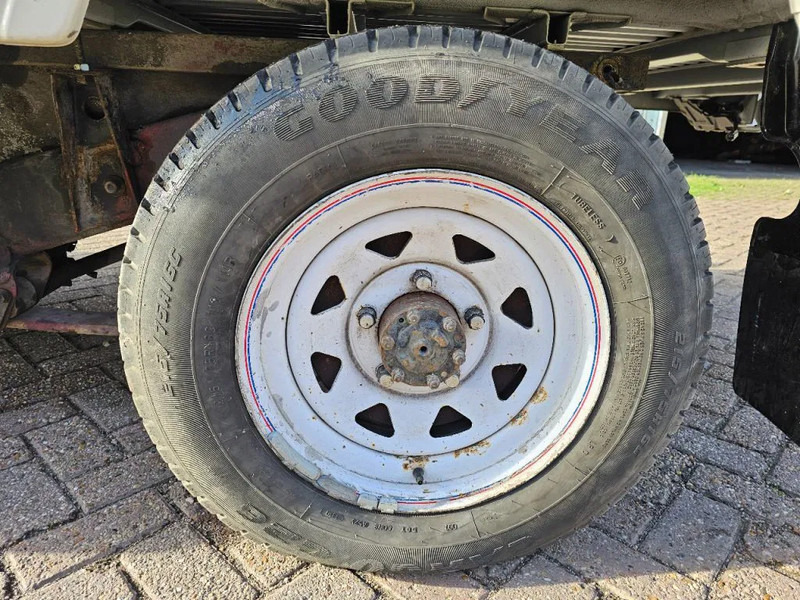 Xe bán tải Toyota Land Cruiser LB71MOD: hình 16 Xe bán tải Toyota Land Cruiser LB71MOD: hình 16