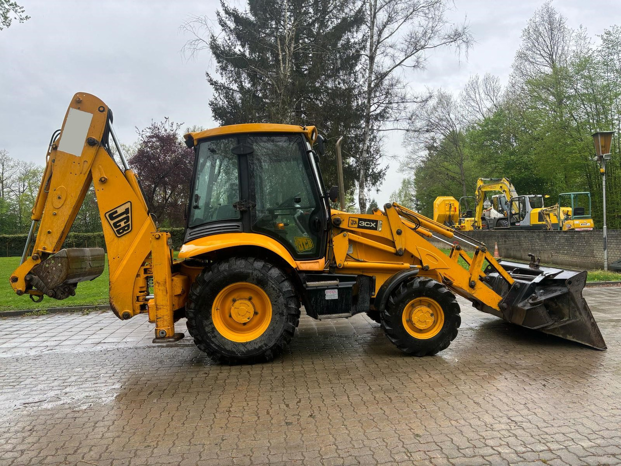 JCB 3CX - Máy xúc trước múc sau: hình 2 JCB 3CX - Máy xúc trước múc sau: hình 2
