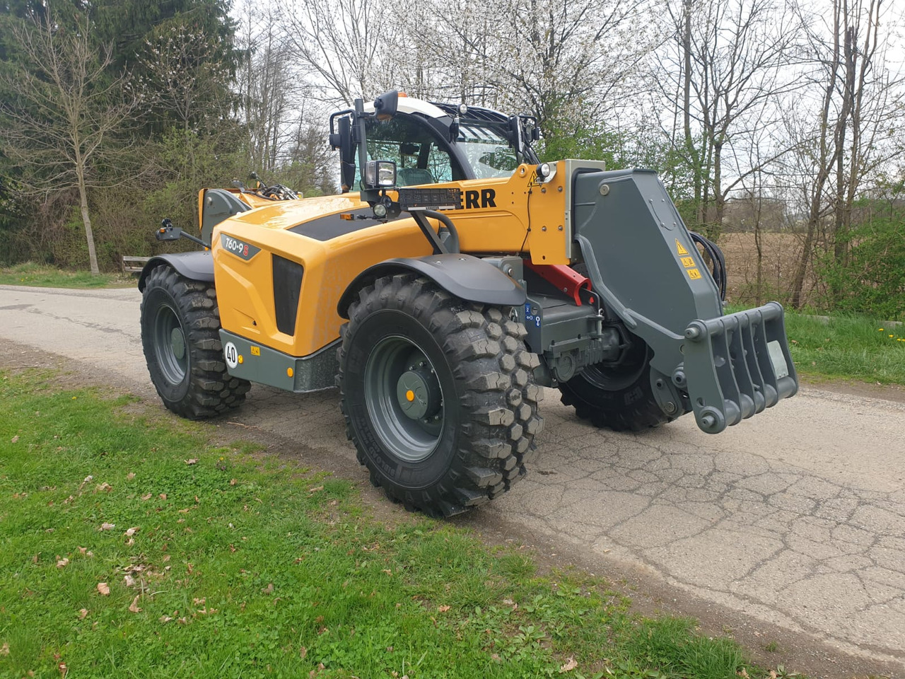 LIEBHERR T 60-9s - Xe nhấc hình viễn vọng kính: hình 5 LIEBHERR T 60-9s - Xe nhấc hình viễn vọng kính: hình 5