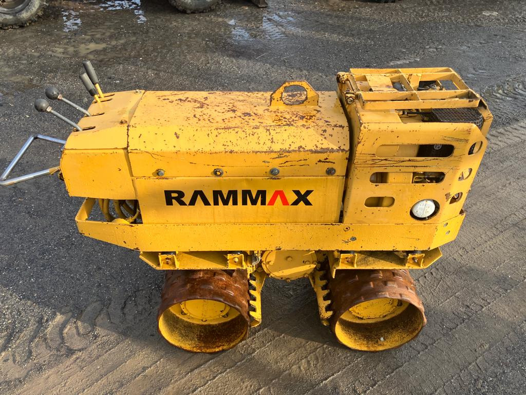 RAMMAX RW 700 - Máy lăn: hình 1 RAMMAX RW 700 - Máy lăn: hình 1