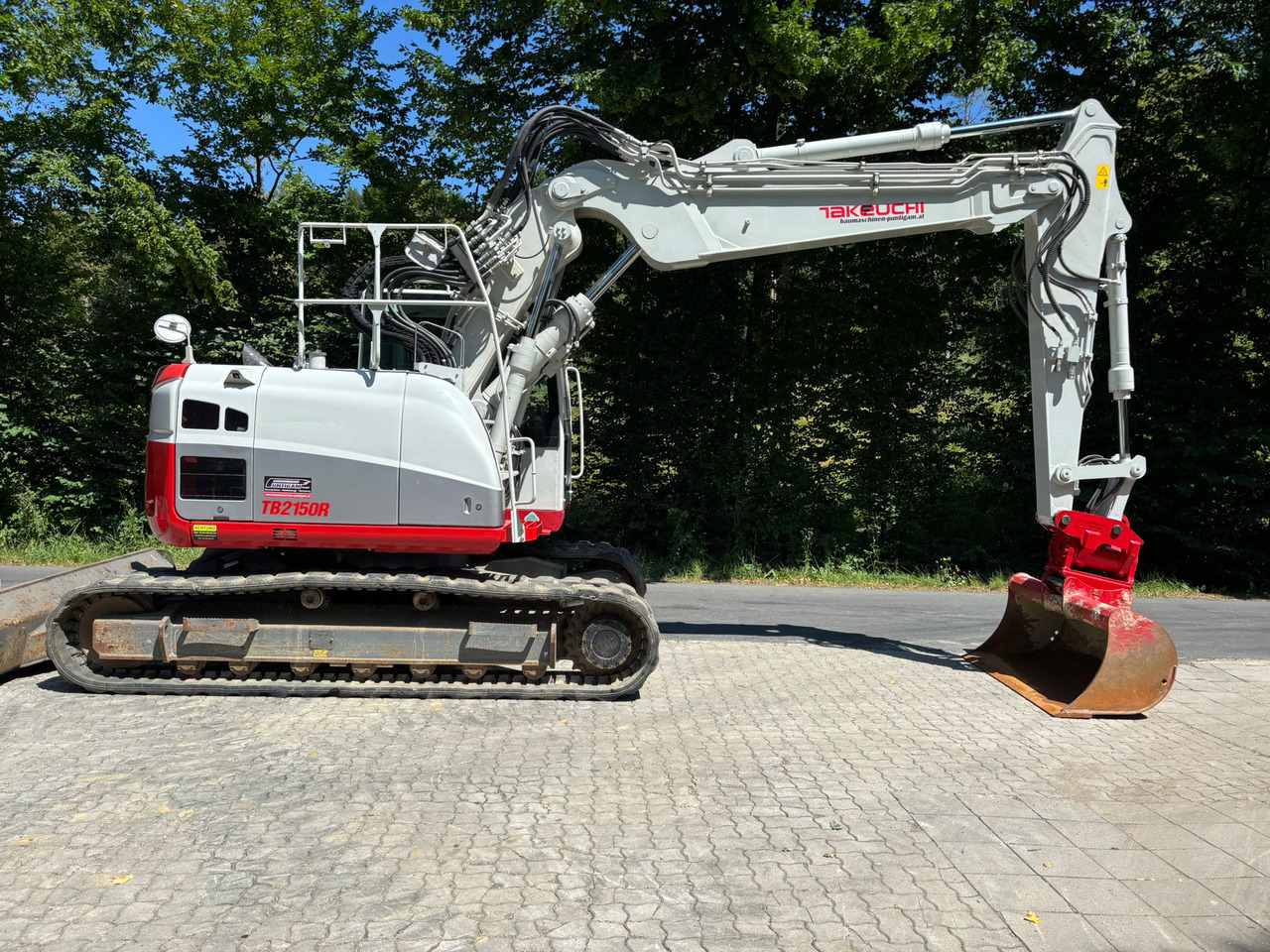 Takeuchi TB 2150 R - Máy xúc bánh xích: hình 2 Takeuchi TB 2150 R - Máy xúc bánh xích: hình 2