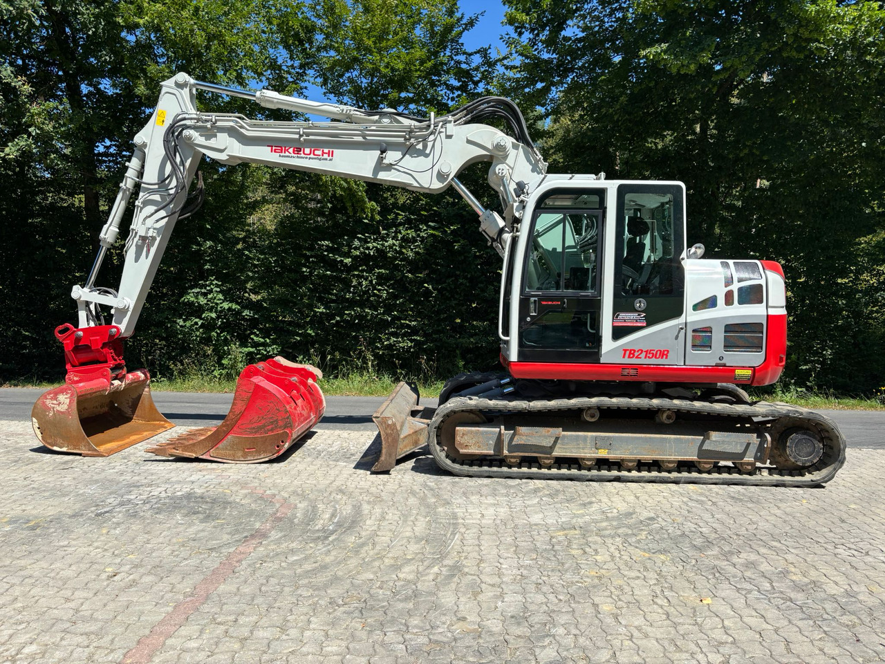 Takeuchi TB 2150 R - Máy xúc bánh xích: hình 1 Takeuchi TB 2150 R - Máy xúc bánh xích: hình 1