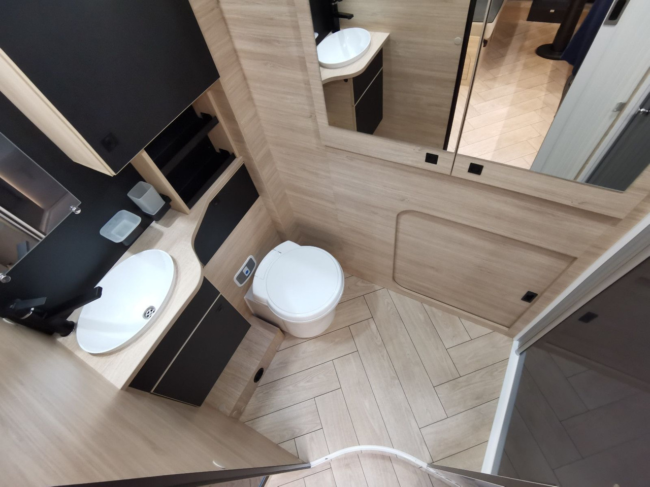 Cho thuê  Chausson 640 TITANIUM /- 2026 - / XXL - HUBBETT & RAUMBAD Chausson 640 TITANIUM /- 2026 - / XXL - HUBBETT & RAUMBAD: hình 14