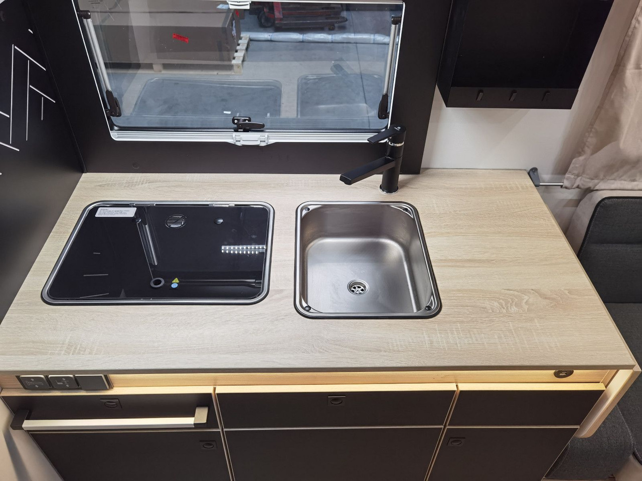 Cho thuê  Chausson 640 TITANIUM /- 2026 - / XXL - HUBBETT & RAUMBAD Chausson 640 TITANIUM /- 2026 - / XXL - HUBBETT & RAUMBAD: hình 10