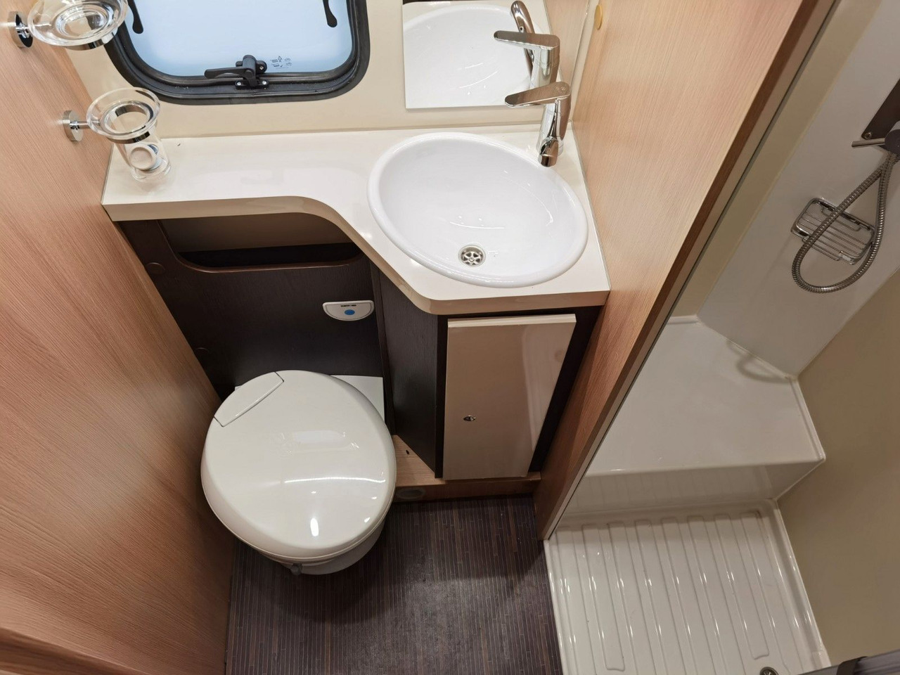 Xe cắm trại alkoven Forster A 699 HB /140PS / ZUBEHÖR - PAKET / 6x SITZP.: hình 22