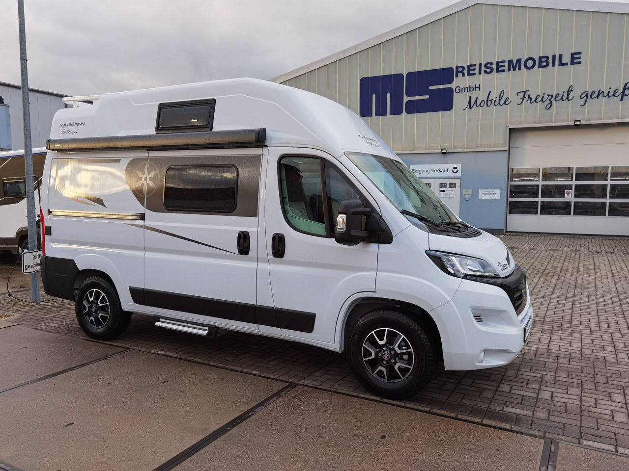 Karmann DEXTER 550 / 140PS / CONCEPT - PAKET & HUBBETT - Xe van cắm trại: hình 4 Karmann DEXTER 550 / 140PS / CONCEPT - PAKET & HUBBETT - Xe van cắm trại: hình 4